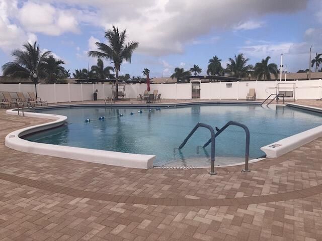 2845 E Crosley Dr Drive E D, West Palm Beach, FL 33415