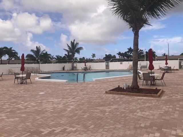 2845 E Crosley Dr Drive E D, West Palm Beach, FL 33415