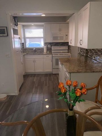 2845 E Crosley Dr Drive E D, West Palm Beach, FL 33415