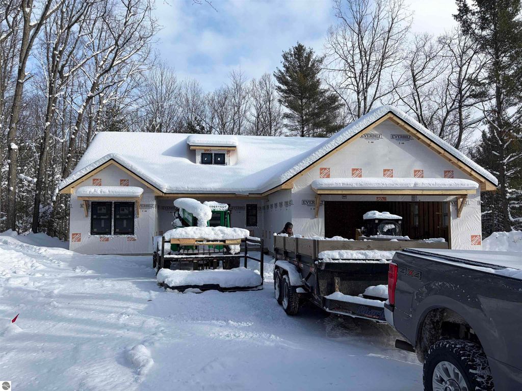 3423 Holiday Ridge Road, Traverse City, MI 49696