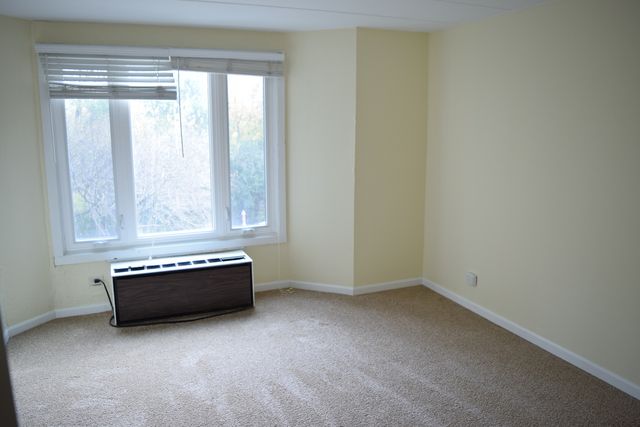 1 Renaissance Place 207, Palatine, IL 60067