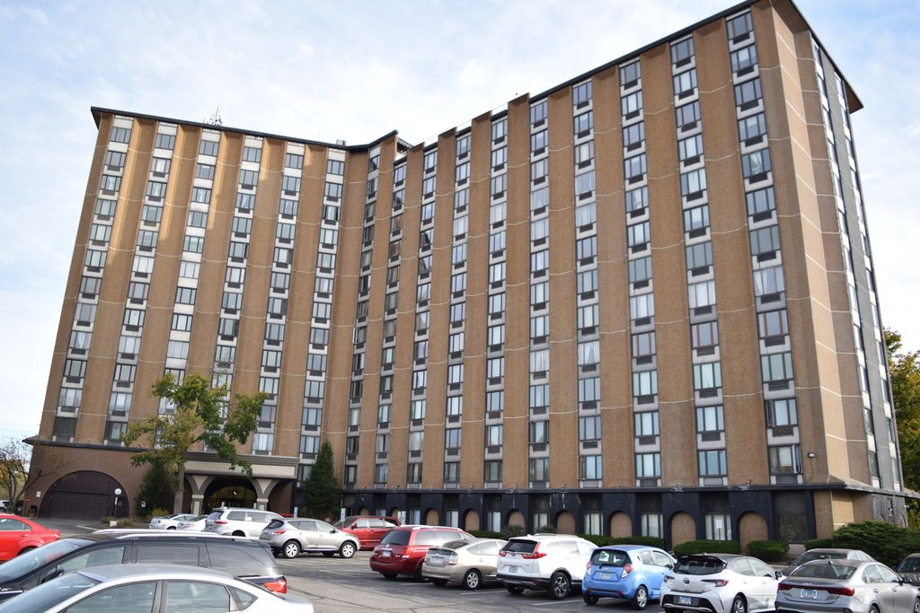 1 Renaissance Place 207, Palatine, IL 60067