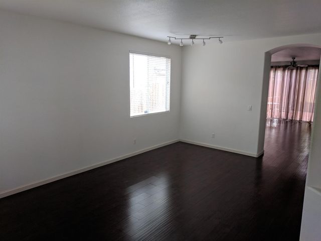 4001 Saintsbury Dr, Sacramento, CA 95834