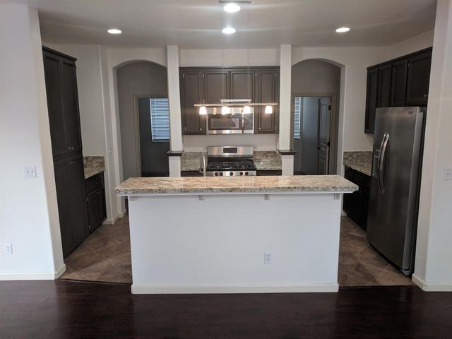 4001 Saintsbury Dr, Sacramento, CA 95834