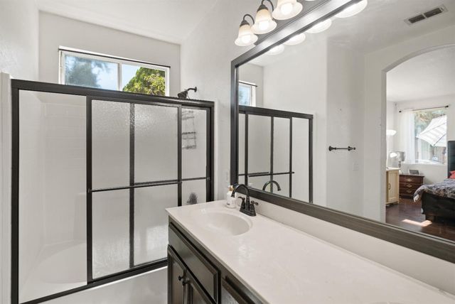 4001 Saintsbury Dr, Sacramento, CA 95834