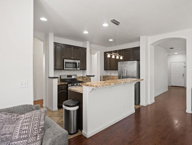 4001 Saintsbury Dr, Sacramento, CA 95834