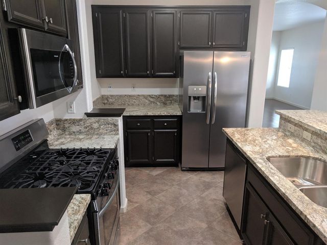 4001 Saintsbury Dr, Sacramento, CA 95834