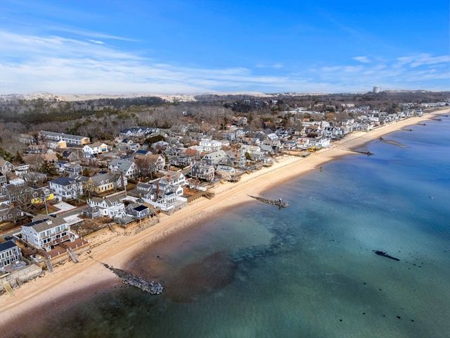 561 Commercial St, Provincetown, MA 02657