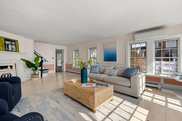 561 Commercial St, Provincetown, MA 02657