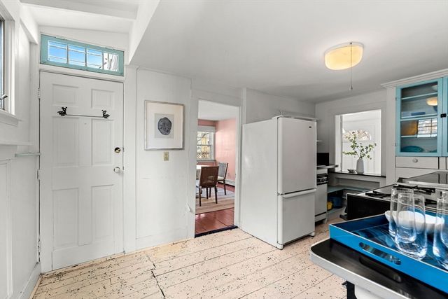 561 Commercial St, Provincetown, MA 02657