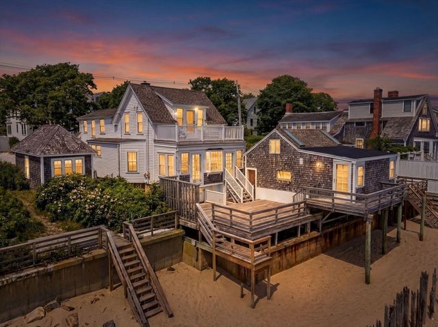 561 Commercial St, Provincetown, MA 02657