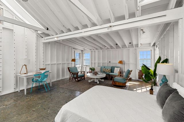 561 Commercial St, Provincetown, MA 02657