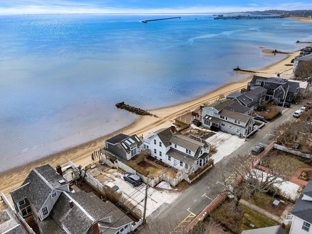 561 Commercial St, Provincetown, MA 02657