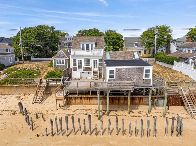561 Commercial St, Provincetown, MA 02657