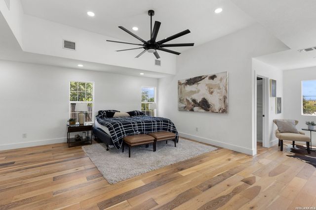 110 BRYKER DR, Terrell Hills, TX 78209