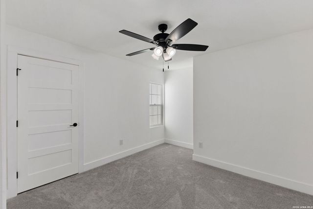 110 BRYKER DR, Terrell Hills, TX 78209