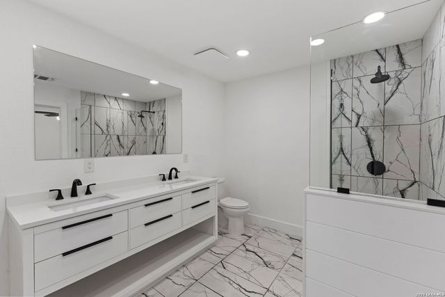 110 BRYKER DR, Terrell Hills, TX 78209