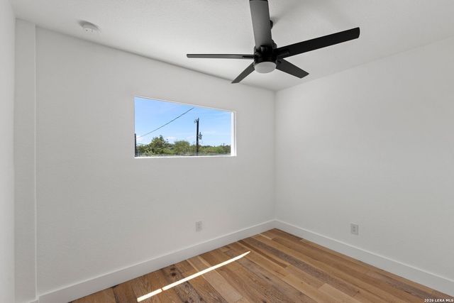 110 BRYKER DR, Terrell Hills, TX 78209