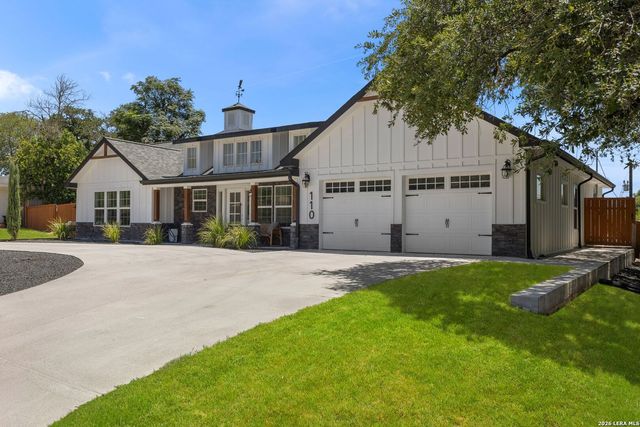 110 BRYKER DR, Terrell Hills, TX 78209