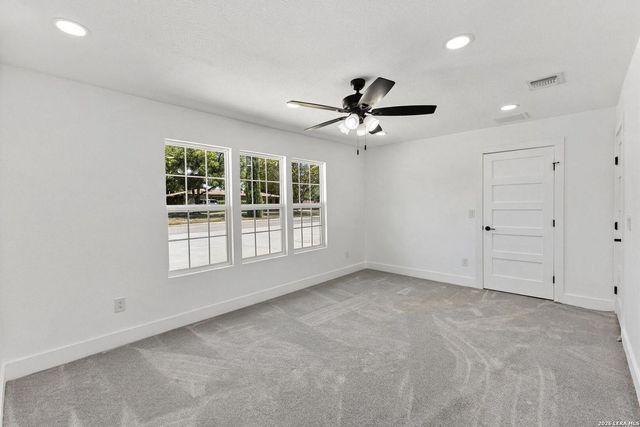 110 BRYKER DR, Terrell Hills, TX 78209