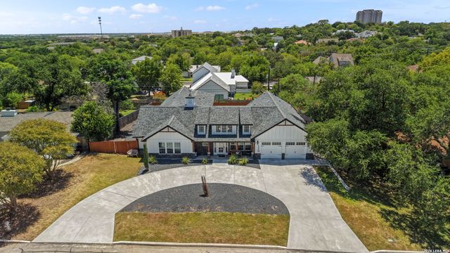 110 BRYKER DR, Terrell Hills, TX 78209