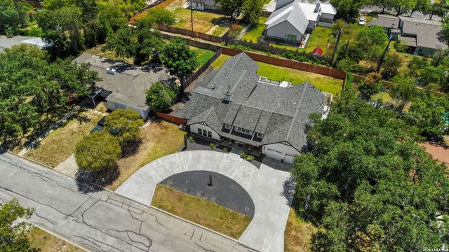 110 BRYKER DR, Terrell Hills, TX 78209