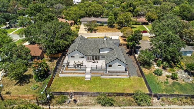 110 BRYKER DR, Terrell Hills, TX 78209