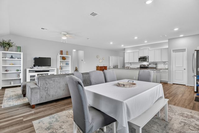 431 Mallow DR, New Braunfels, TX 78130