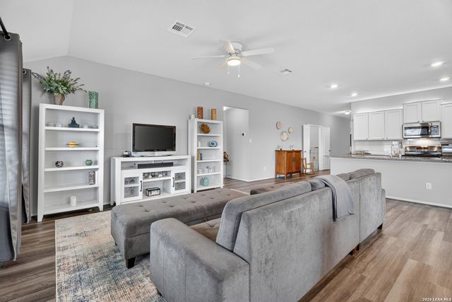 431 Mallow DR, New Braunfels, TX 78130