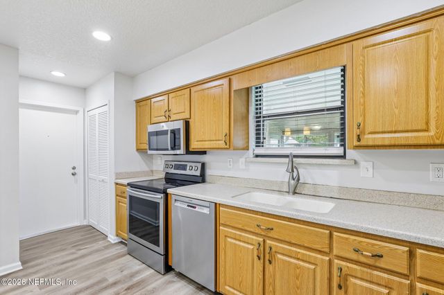 821 BASSWOOD Court, Orange Park, FL 32065