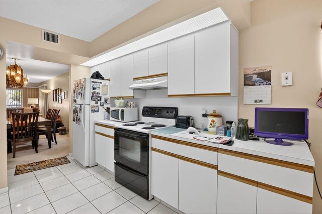 1401 SW 128th Terrace 212h, Pembroke Pines, FL 33027