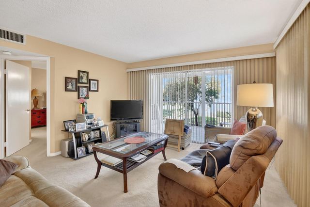 1401 SW 128th Terrace 212h, Pembroke Pines, FL 33027