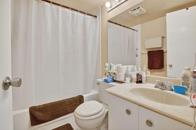 1401 SW 128th Terrace 212h, Pembroke Pines, FL 33027