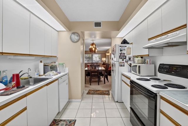 1401 SW 128th Terrace 212h, Pembroke Pines, FL 33027