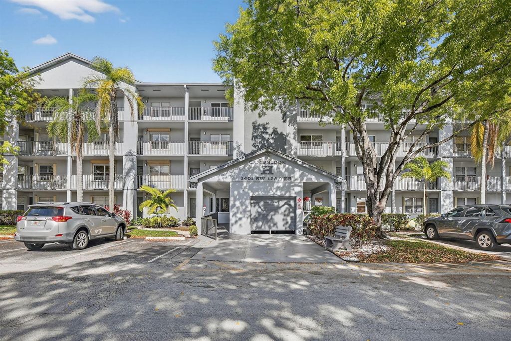 1401 SW 128th Terrace 212h, Pembroke Pines, FL 33027
