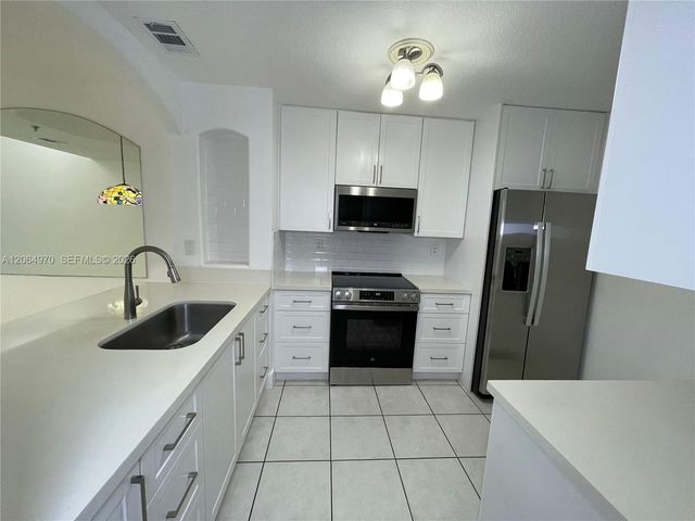 905 NW 82nd Avenue 111-B, Miami, FL 33126