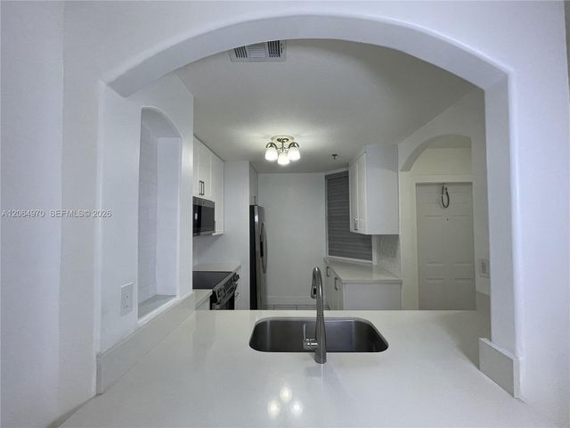 905 NW 82nd Avenue 111-B, Miami, FL 33126