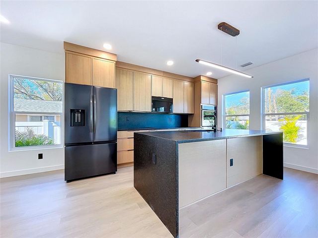 4613 QUEENSBORO AVENUE S, St Petersburg, FL 33711