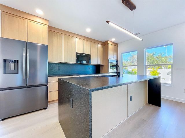 4613 QUEENSBORO AVENUE S, St Petersburg, FL 33711