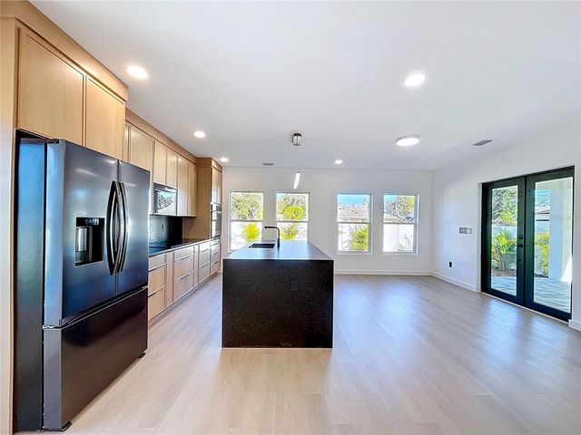 4613 QUEENSBORO AVENUE S, St Petersburg, FL 33711