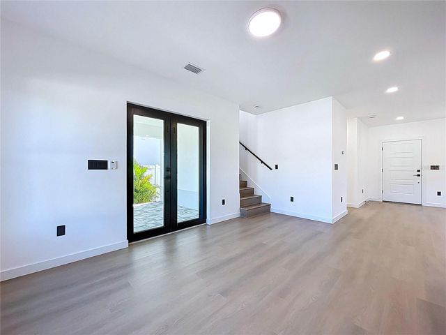 4613 QUEENSBORO AVENUE S, St Petersburg, FL 33711