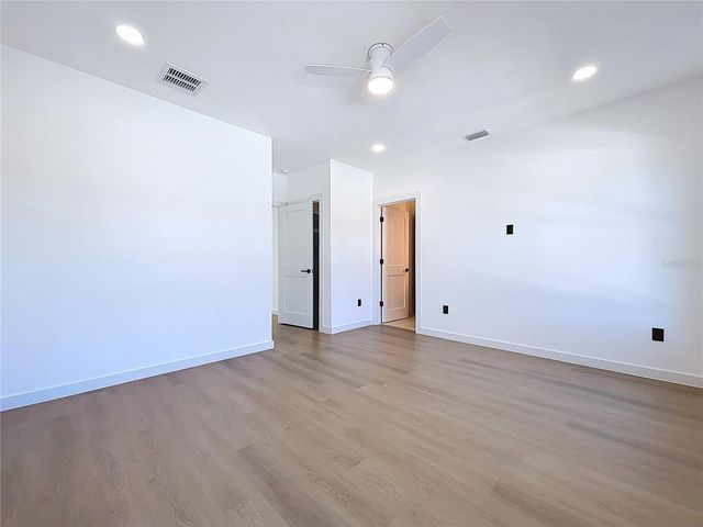 4613 QUEENSBORO AVENUE S, St Petersburg, FL 33711