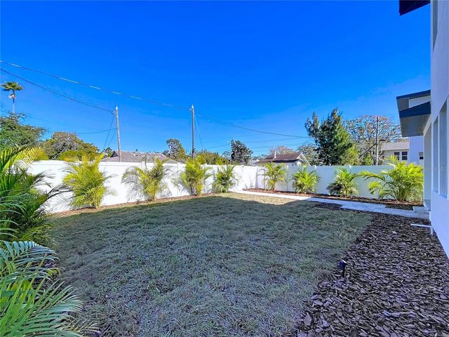 4613 QUEENSBORO AVENUE S, St Petersburg, FL 33711
