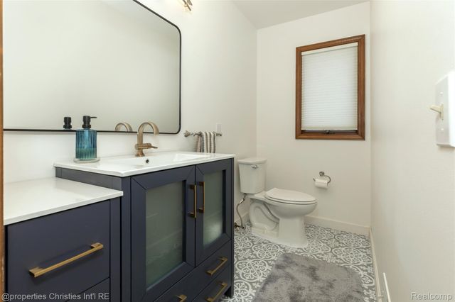 47192 Sanborn Drive, Macomb Township, MI 48044