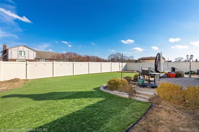 47192 Sanborn Drive, Macomb Township, MI 48044