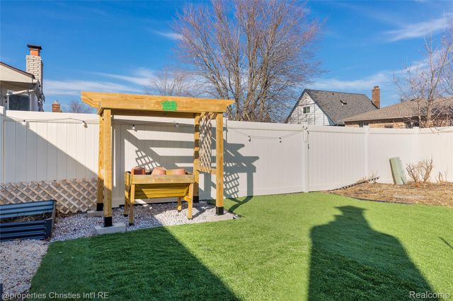 47192 Sanborn Drive, Macomb Township, MI 48044