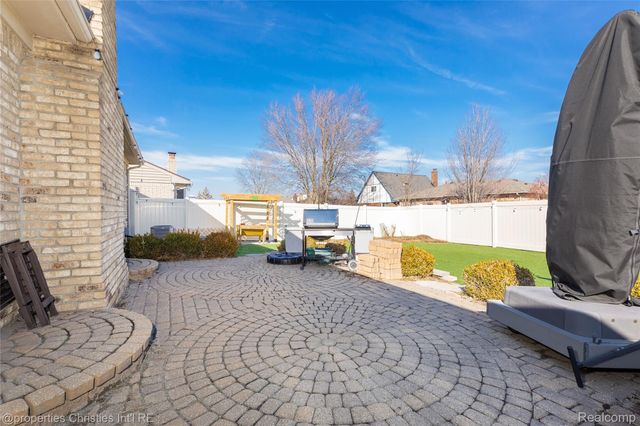 47192 Sanborn Drive, Macomb Township, MI 48044