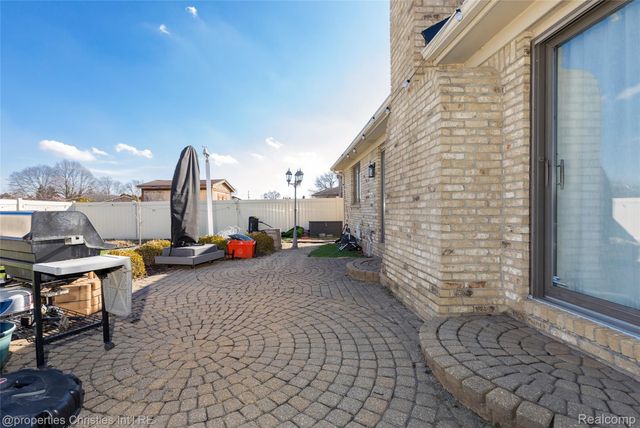 47192 Sanborn Drive, Macomb Township, MI 48044