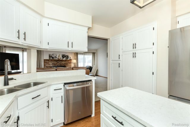 47192 Sanborn Drive, Macomb Township, MI 48044