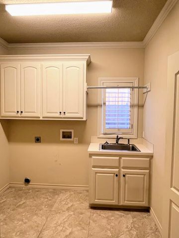 3912 100th Place, Lubbock, TX 79423